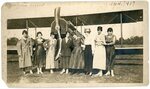 Group of women and airplane, Memphis, 1917